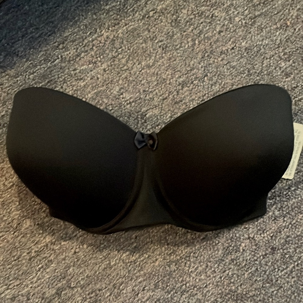 New with tags black Va Bien strapless bra from Susan J sz 34F